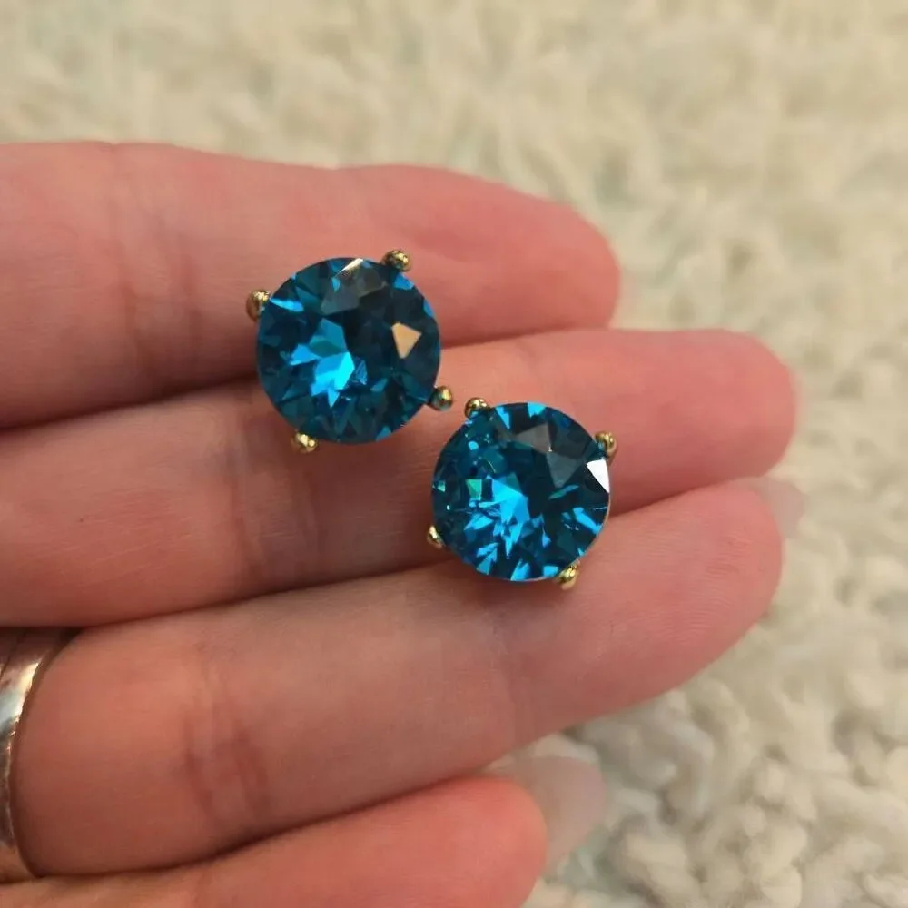 Boutique new blue